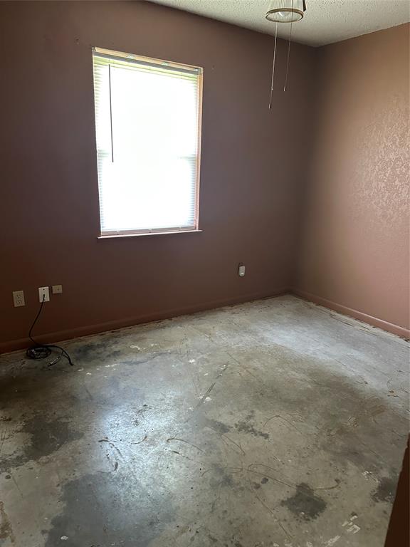 200 Earle Road Hewitt, TX 76643 - Photo 10 of 14