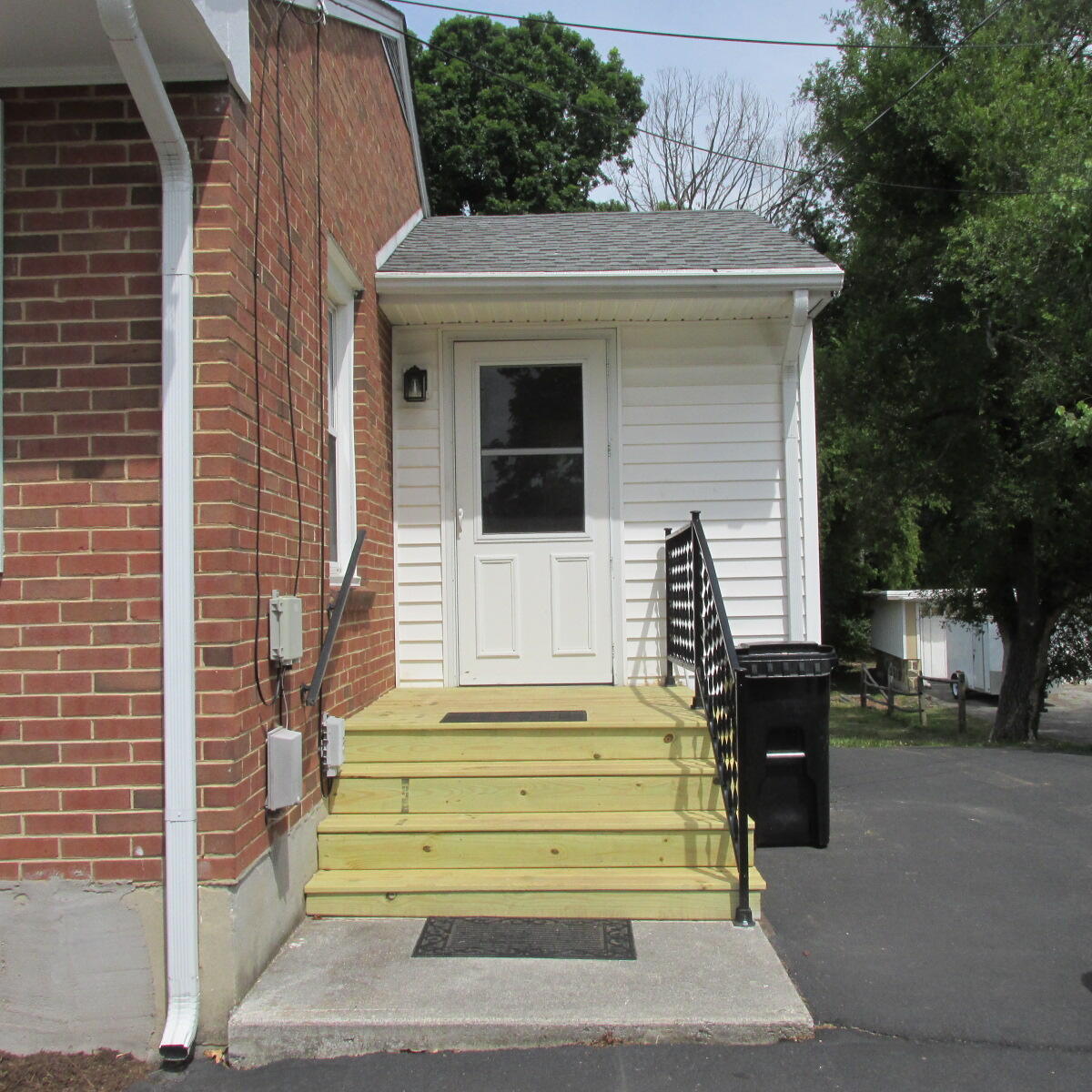 6620 Sherry Road Roanoke, VA 24019 - Photo 22 of 23 to driveway