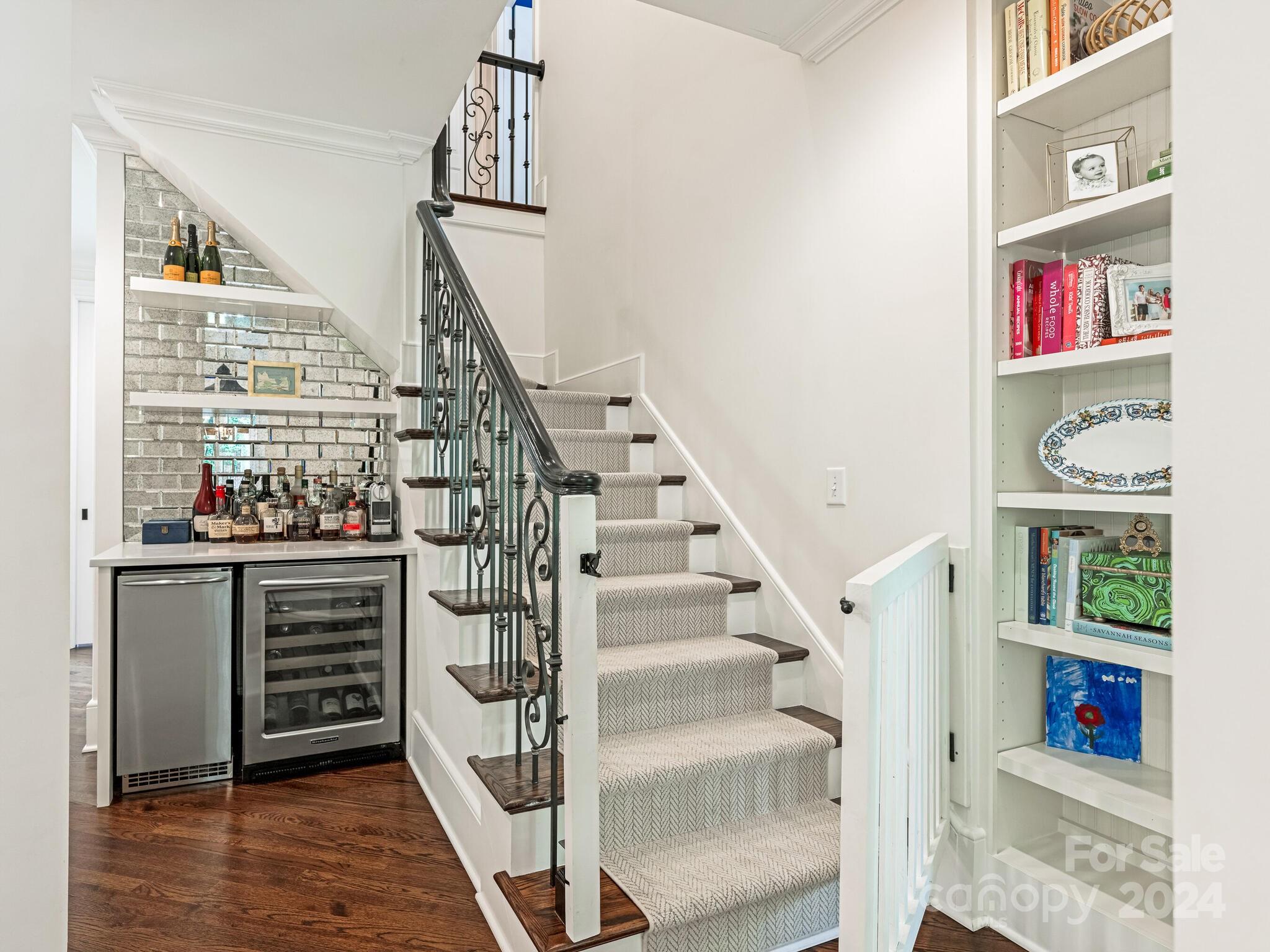 330 South Canterbury Road Charlotte, NC 28211 - Photo 23 of 41 a view of entryway and hall with wooden floor