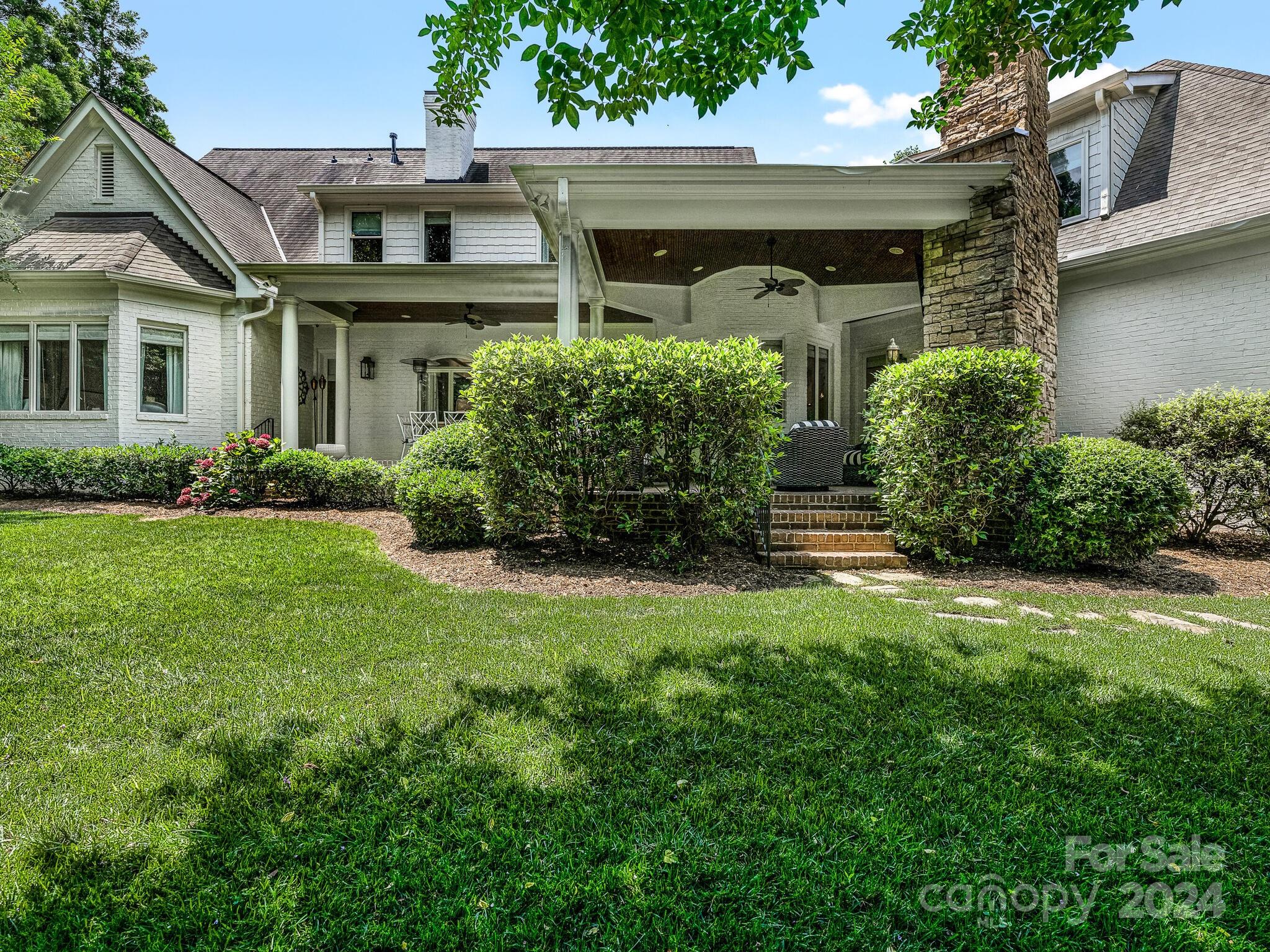 330 South Canterbury Road Charlotte, NC 28211 - Photo 40 of 41 a front view of a house with garden