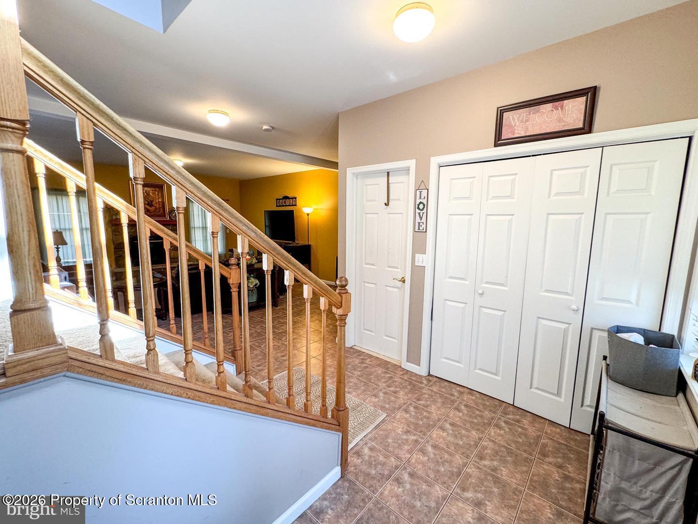 145 Oak Ridge Drive Milford, PA 18337 - Photo 13 of 33 entryway 2