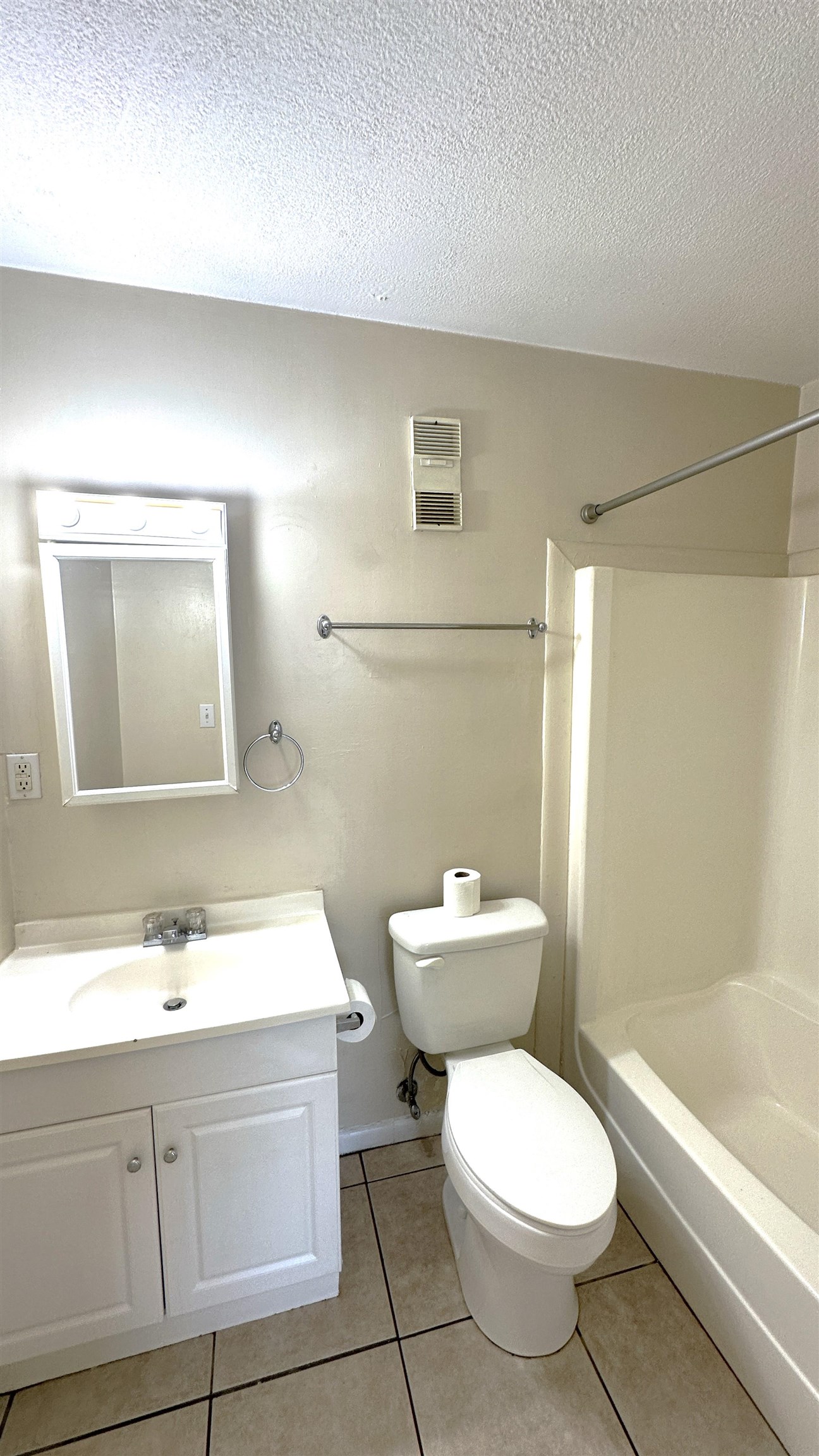 403 Hayden Road, Unit 221 Tallahassee, FL 32304 - Photo 6 of 15