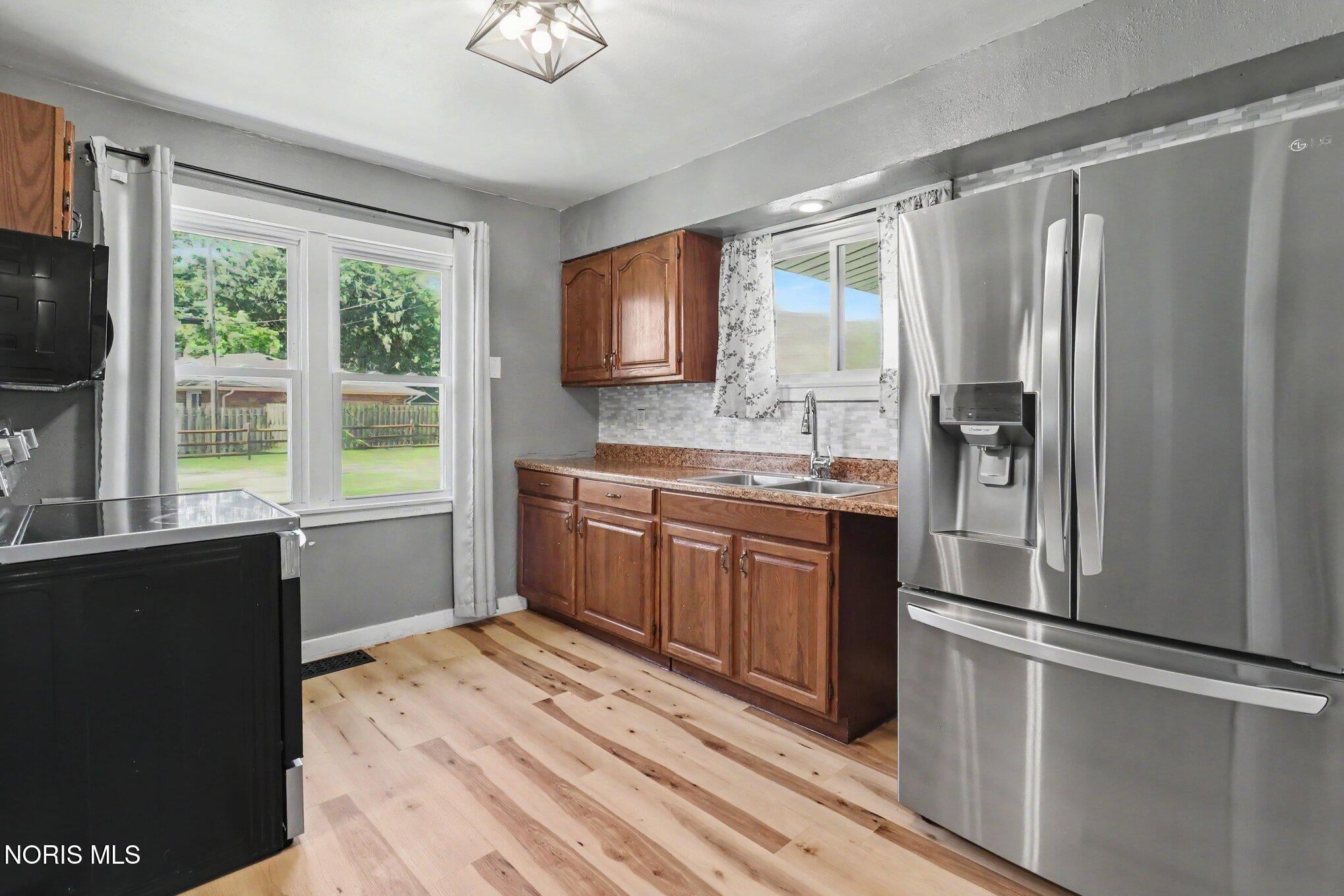 1206 Westgate Road Toledo, OH 43615 - Photo 7 of 25 Gallery Image 7