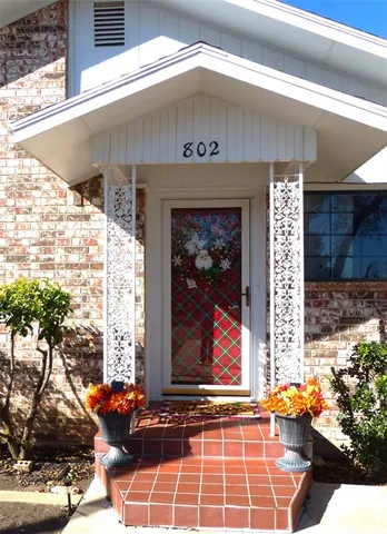 a outdoor view of building with an outdoor space