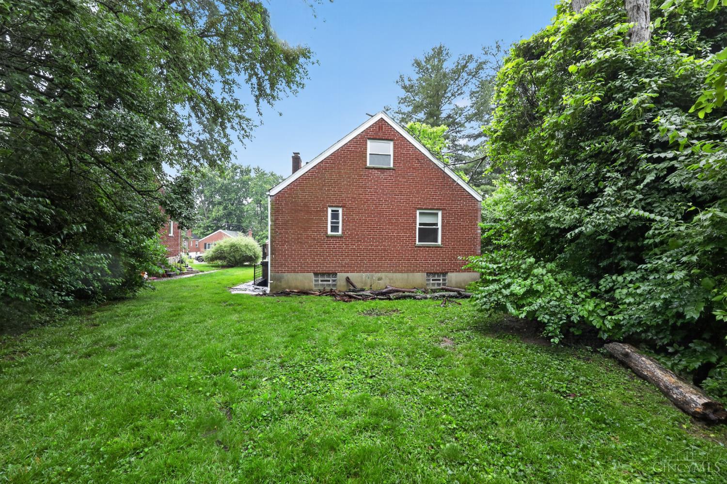 1398 Adams Road Cincinnati, OH 45231 - Photo 1 of 30