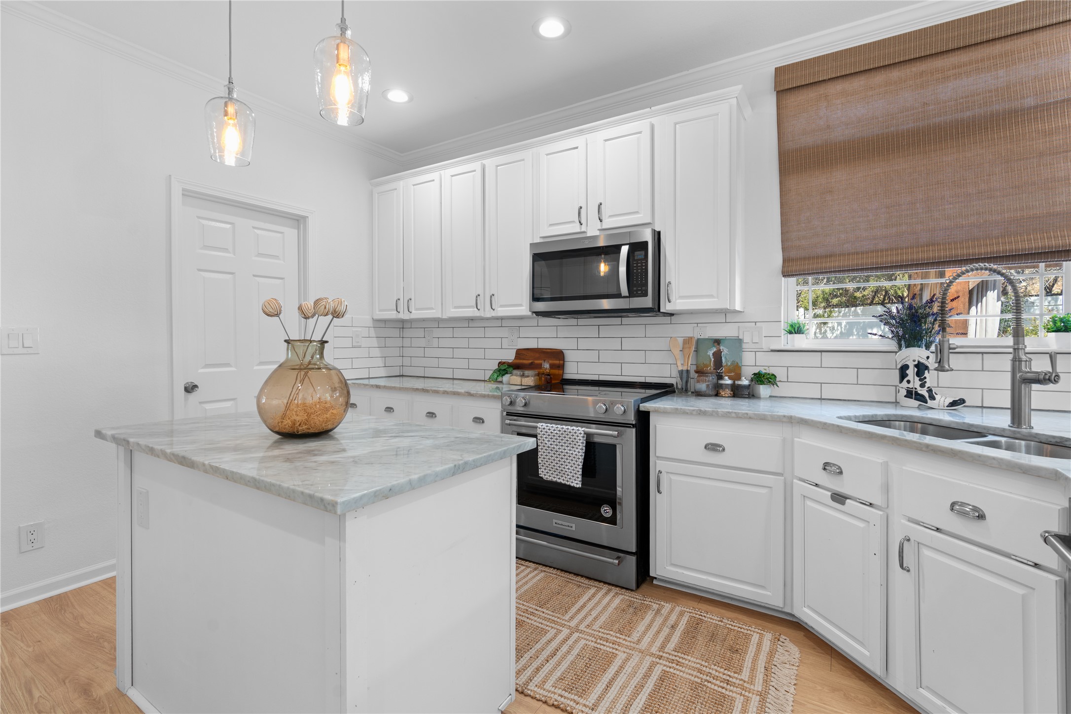 7707 Bar K Ranch Road Lago Vista, TX 78645 - Photo 6 of 34