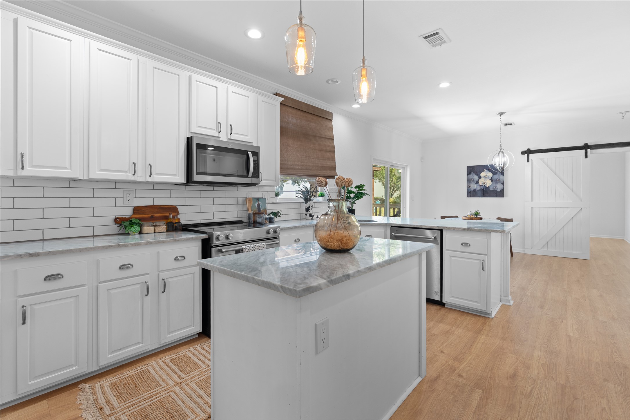 7707 Bar K Ranch Road Lago Vista, TX 78645 - Photo 10 of 34