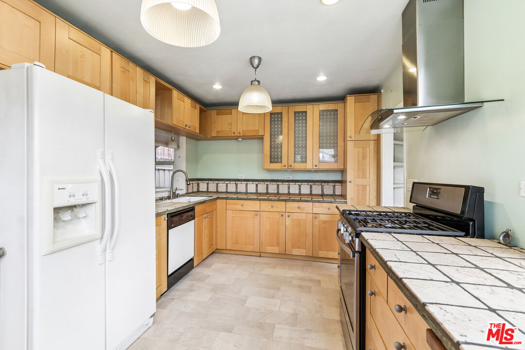 2717 Los Robles Road Thousand Oaks, CA 91362 - Photo 18 of 33