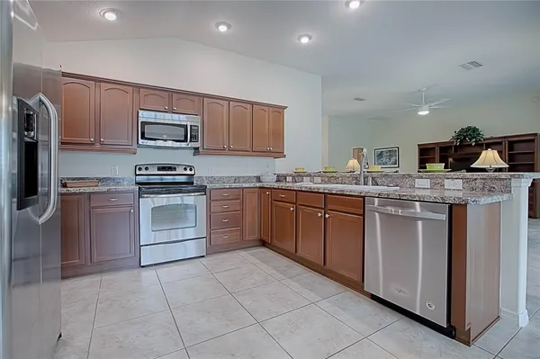 $2,700 | 1987 Eldridge Loop, The Villages, FL 32162