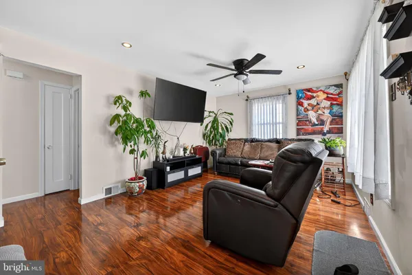 $305,000 | 2021 South Brighton Avenue, Clementon, NJ 08021