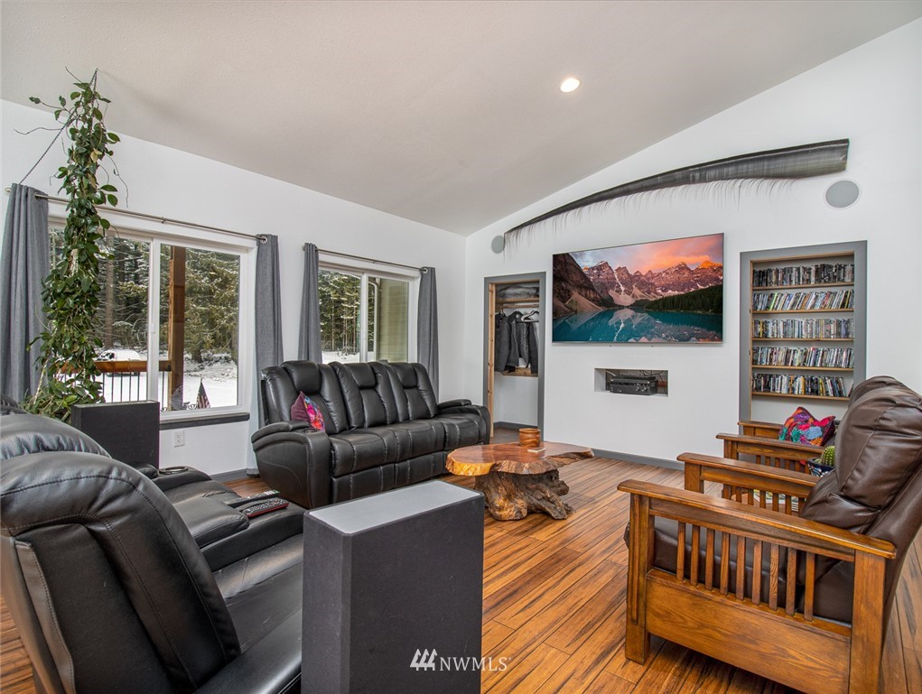 90 Thistle Down Road Easton, WA 98925 - Photo 3 of 40 Gallery Image 3
