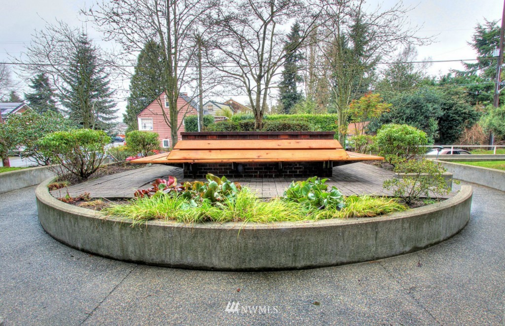 411 North 90th Street, Unit 307 Seattle, WA 98103 - Photo 11 of 16 Gallery Image 11