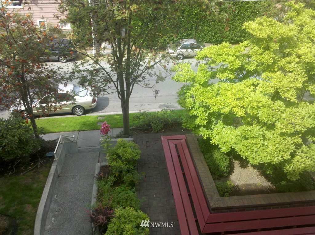 411 North 90th Street, Unit 307 Seattle, WA 98103 - Photo 12 of 16 Gallery Image 12