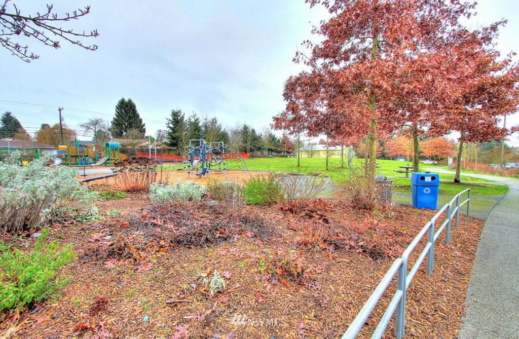 411 North 90th Street, Unit 307 Seattle, WA 98103 - Photo 14 of 16 Gallery Image 14
