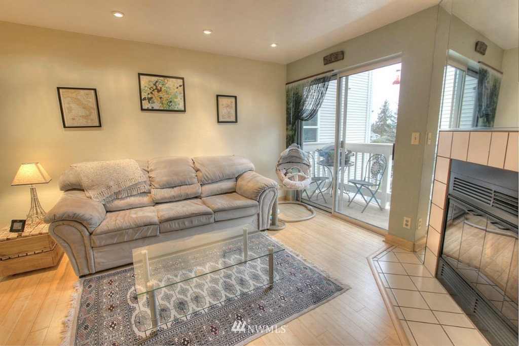 411 North 90th Street, Unit 307 Seattle, WA 98103 - Photo 4 of 16 Gallery Image 4