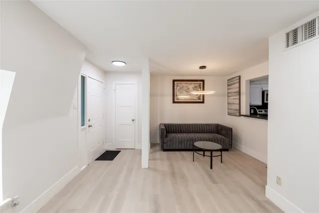 $1,200 | 2601 Marilee Lane, Unit 2, Houston, TX 77057