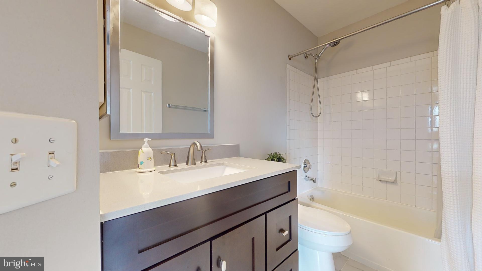 2583 James Madison Circle Herndon, VA 20171 - Photo 17 of 32 Hall bath on upper level