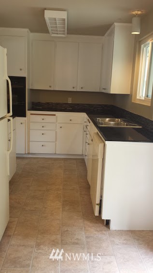 233 234th Place Southwest Bothell, WA 98021 - Photo 2 of 8