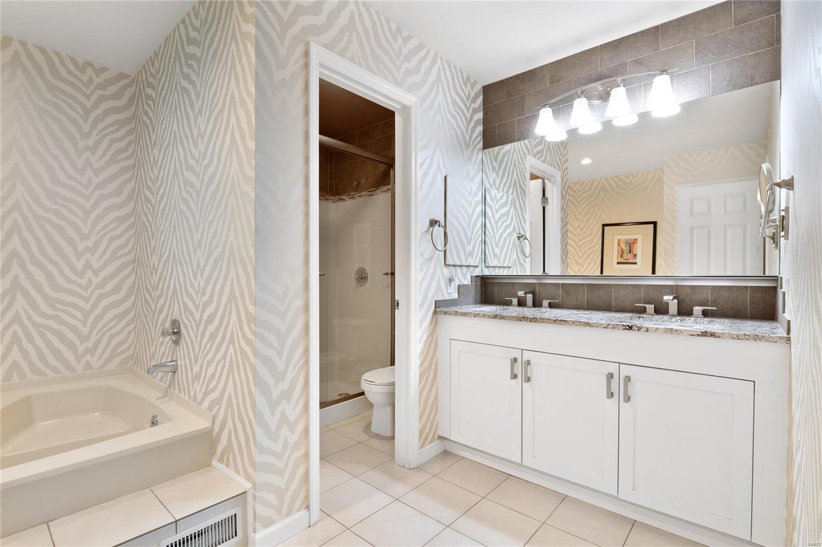 14974 Country Ridge Drive Chesterfield, MO 63017 - Photo 24 of 47 Gallery Image 24