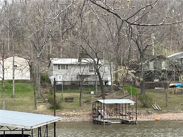 $325,000 | 28819 Herbs Road, Lincoln, MO 65338