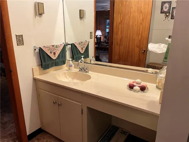 $325,000 | 28819 Herbs Road, Lincoln, MO 65338