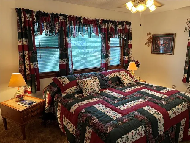 $325,000 | 28819 Herbs Road, Lincoln, MO 65338