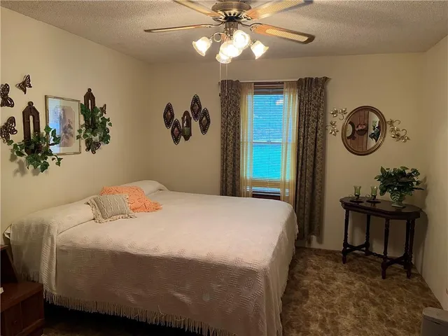 $325,000 | 28819 Herbs Road, Lincoln, MO 65338