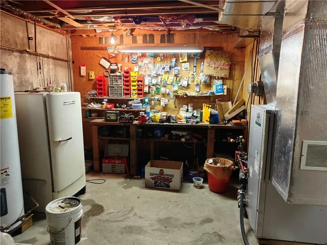 $325,000 | 28819 Herbs Road, Lincoln, MO 65338