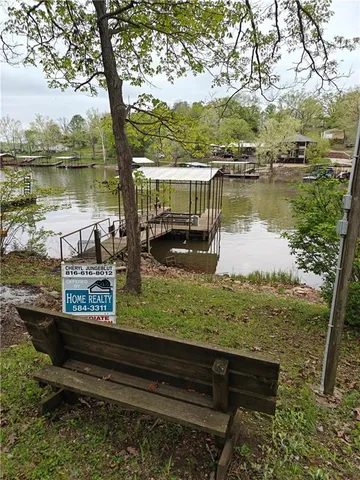 $325,000 | 28819 Herbs Road, Lincoln, MO 65338