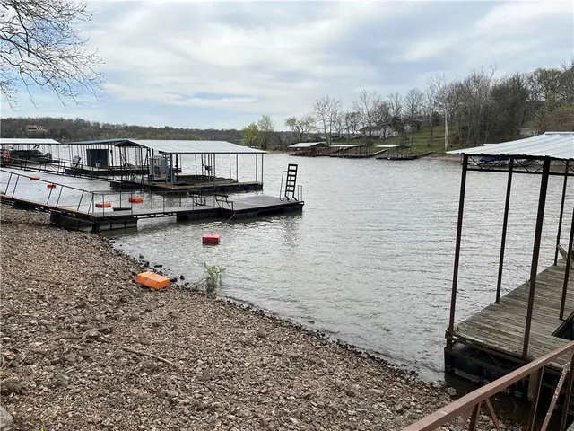 $325,000 | 28819 Herbs Road, Lincoln, MO 65338