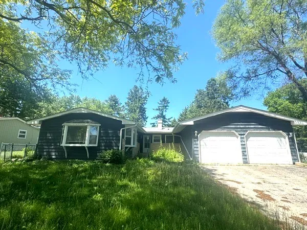 $299,000 | 2910 Killarney Drive, Cary, IL 60013