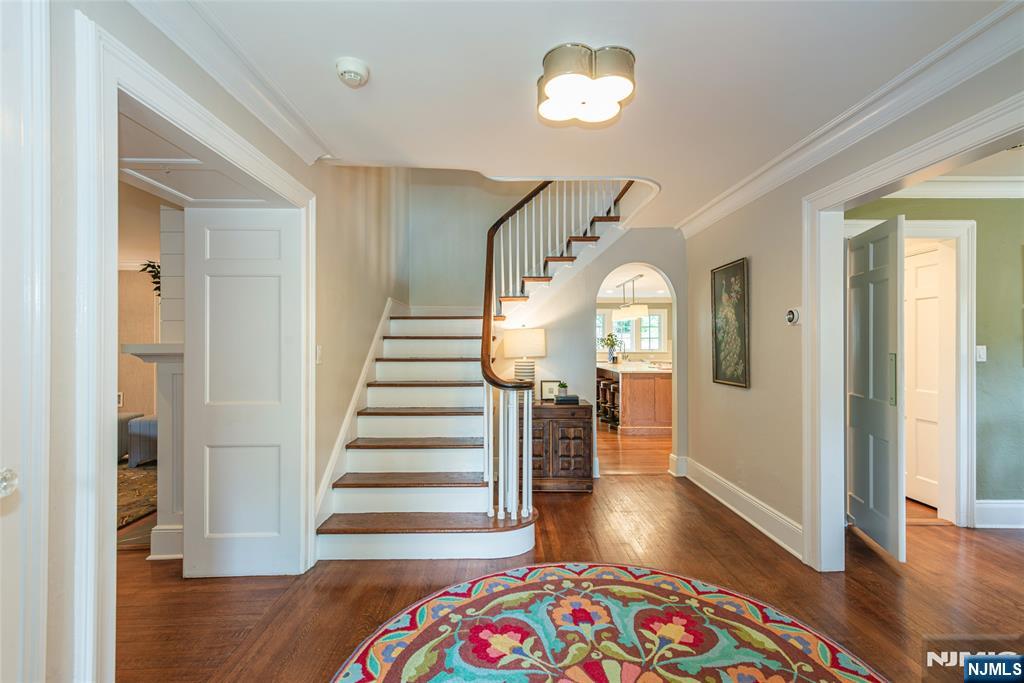 486 Ridgewood Avenue Glen Ridge, NJ 07028 - Photo 4 of 46 Gallery Image 4