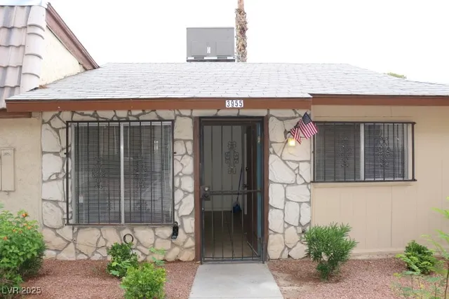 $995 | 3955 Visby Lane, Las Vegas, NV 89119