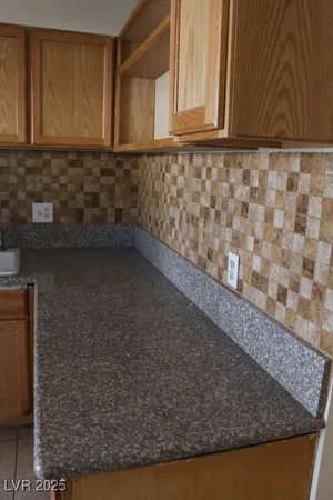 $995 | 3955 Visby Lane, Las Vegas, NV 89119