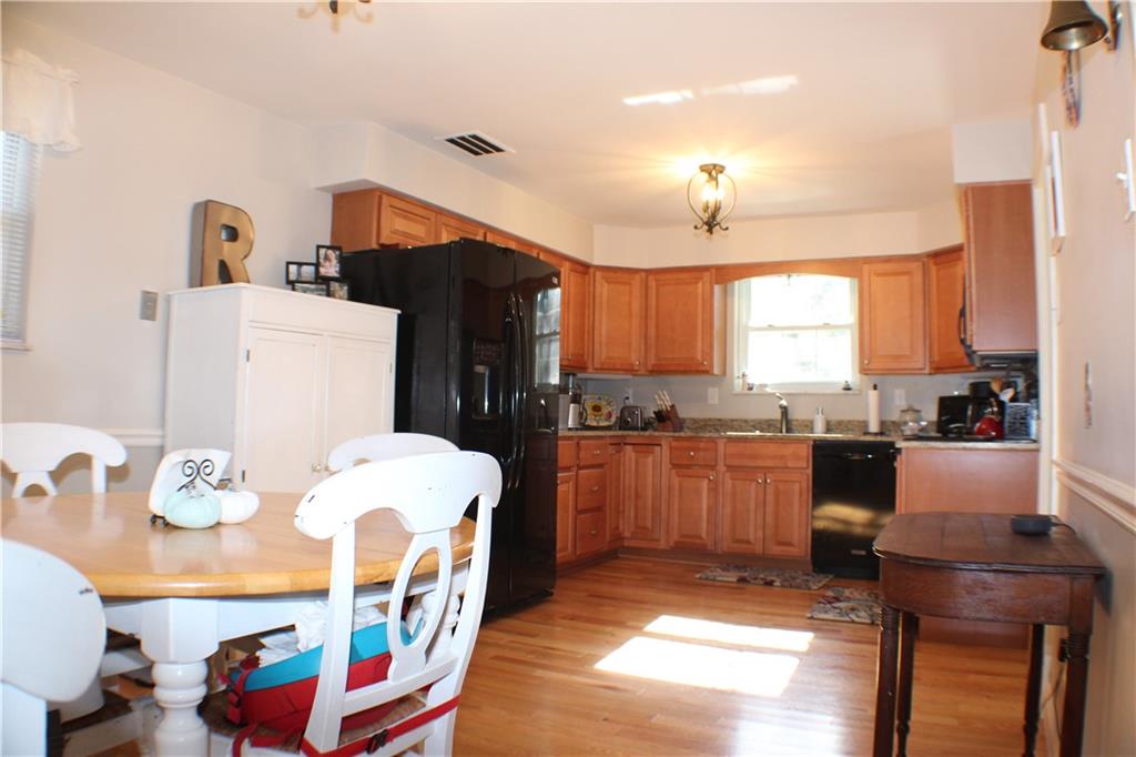 129 Spring Grove Road Pittsburgh, PA 15235 - Photo 2 of 24 Gallery Image 2