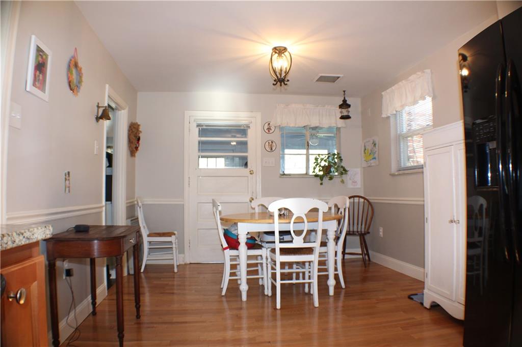 129 Spring Grove Road Pittsburgh, PA 15235 - Photo 4 of 24 Gallery Image 4