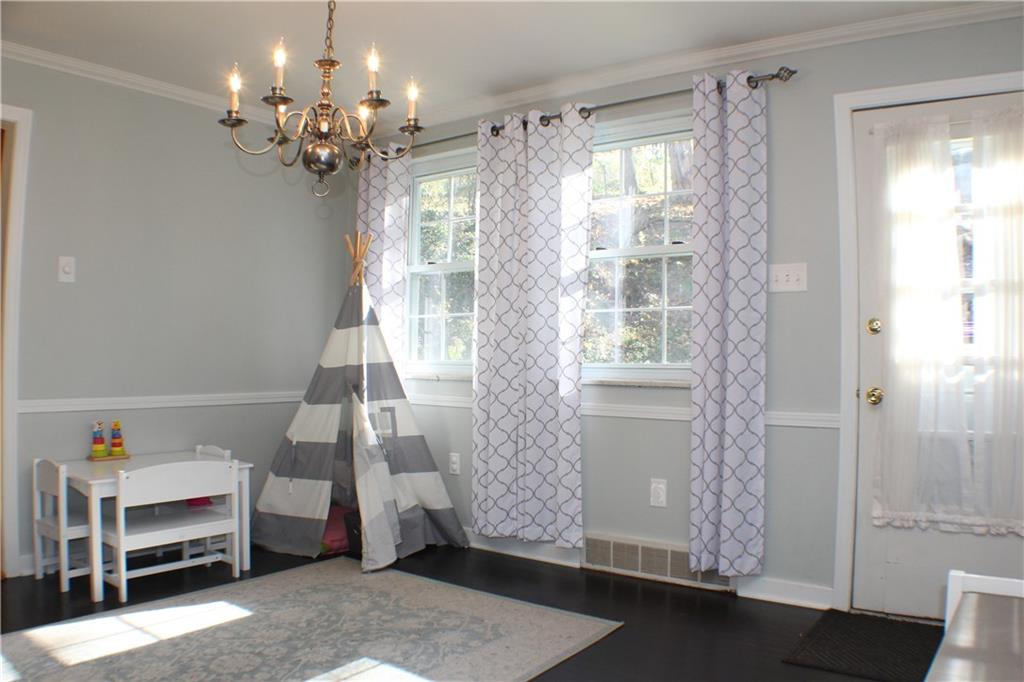 129 Spring Grove Road Pittsburgh, PA 15235 - Photo 7 of 24 Gallery Image 7