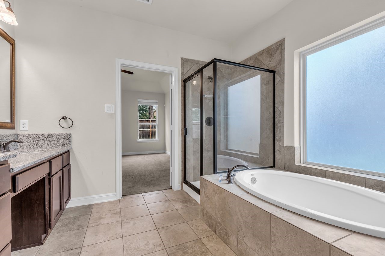2739 Barrington Branch Drive Spring, TX 77373 - Photo 26 of 41 Primary bath