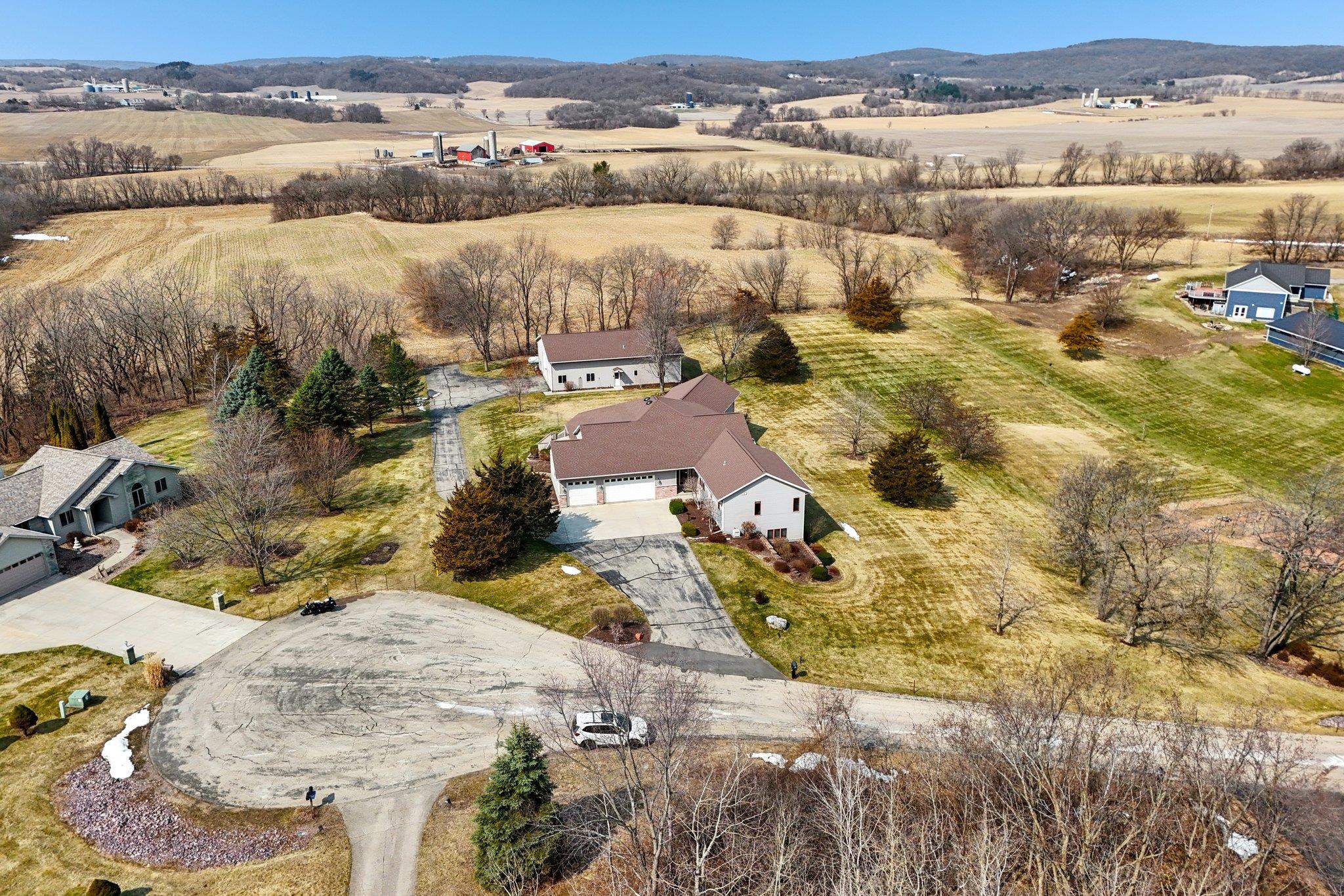 N4723 Ridgeview Drive Portage, WI 53901 - Photo 3 of 45