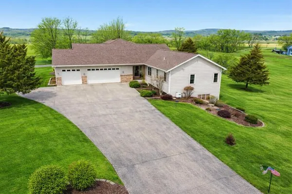 $1,295,000 | N4723 Ridgeview Drive, Portage, WI 53901