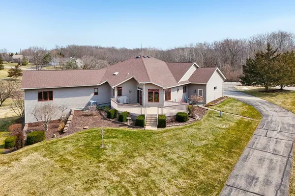 $1,295,000 | N4723 Ridgeview Drive, Portage, WI 53901