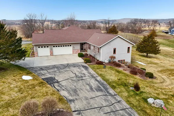 $1,295,000 | N4723 Ridgeview Drive, Portage, WI 53901