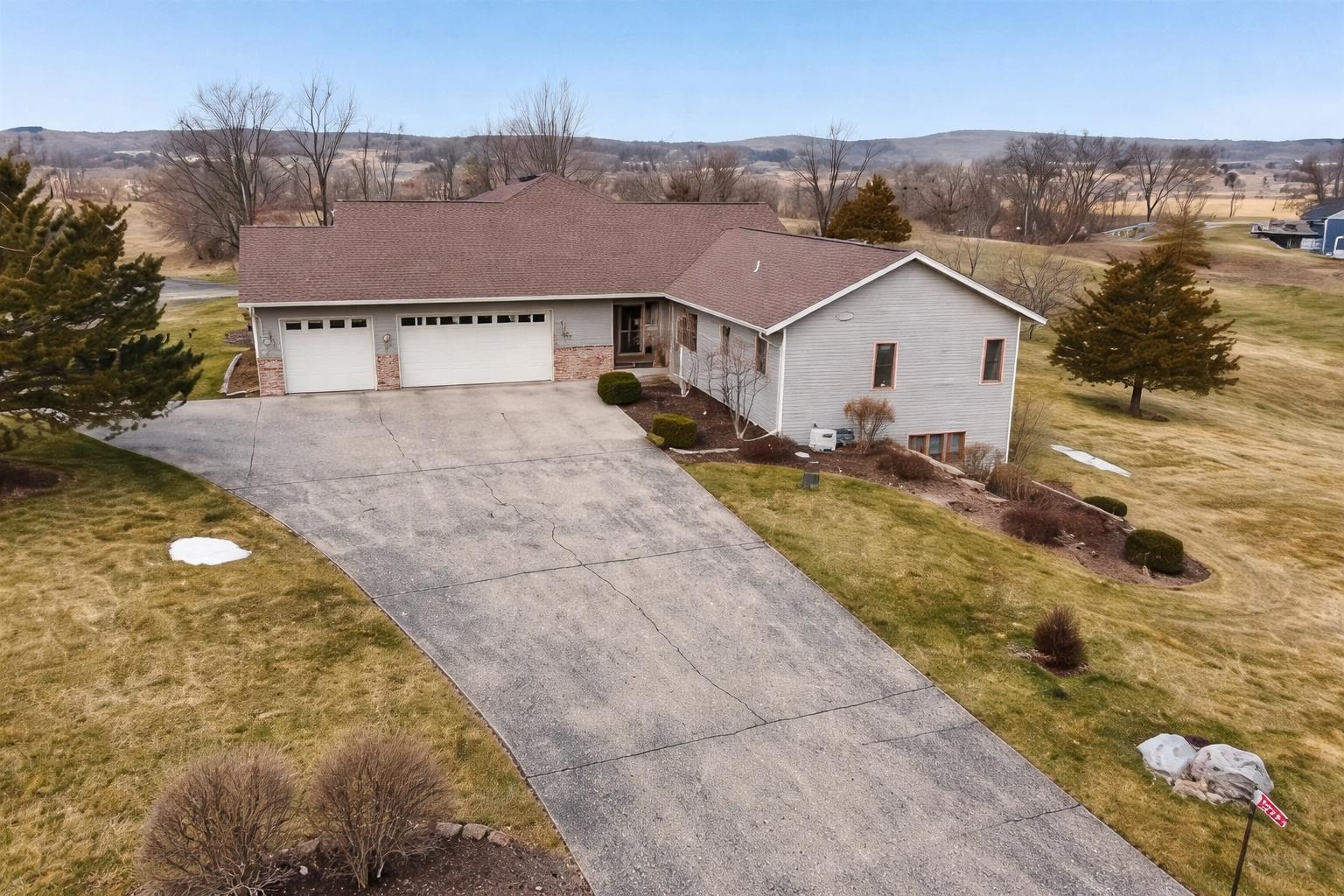 N4723 Ridgeview Drive Portage, WI 53901 - Photo 7 of 53