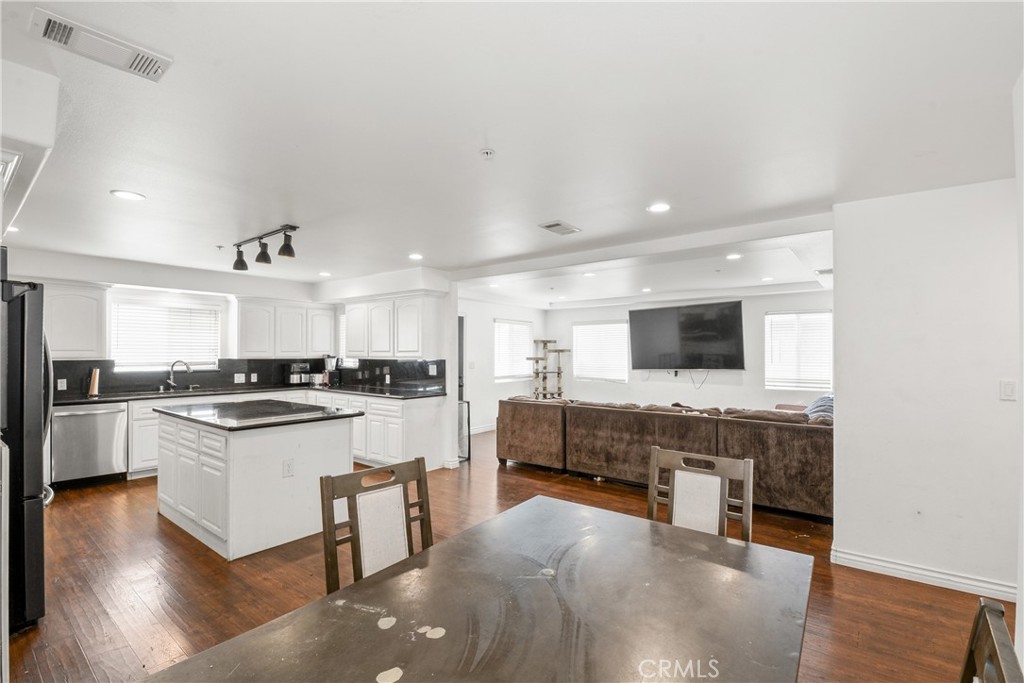9261 Cedar Street Bellflower, CA 90706 - Photo 7 of 33