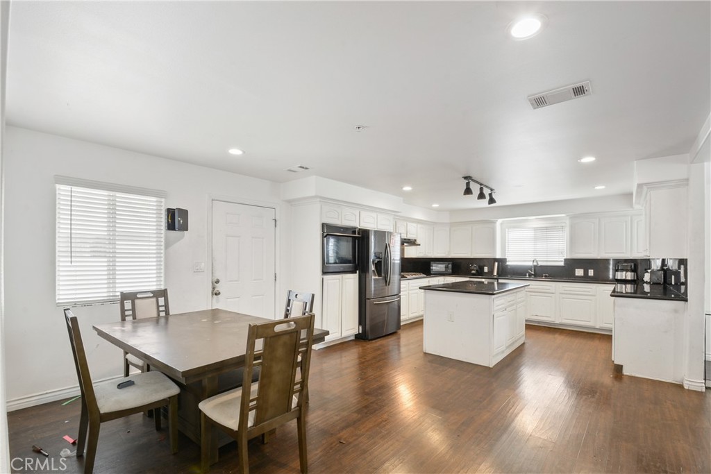 9261 Cedar Street Bellflower, CA 90706 - Photo 9 of 33