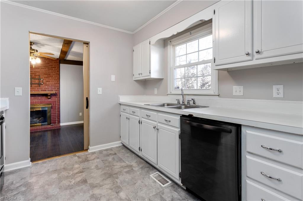 829 Laverton Lane Rural Hall, NC 27045 - Photo 12 of 32 Gallery Image 12
