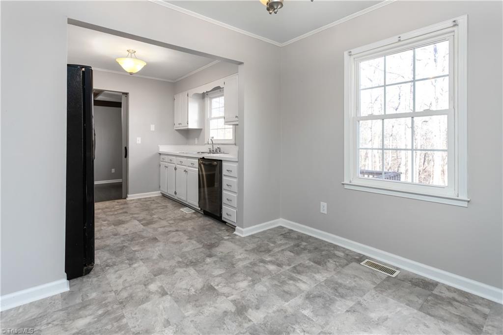 829 Laverton Lane Rural Hall, NC 27045 - Photo 7 of 32 Gallery Image 7