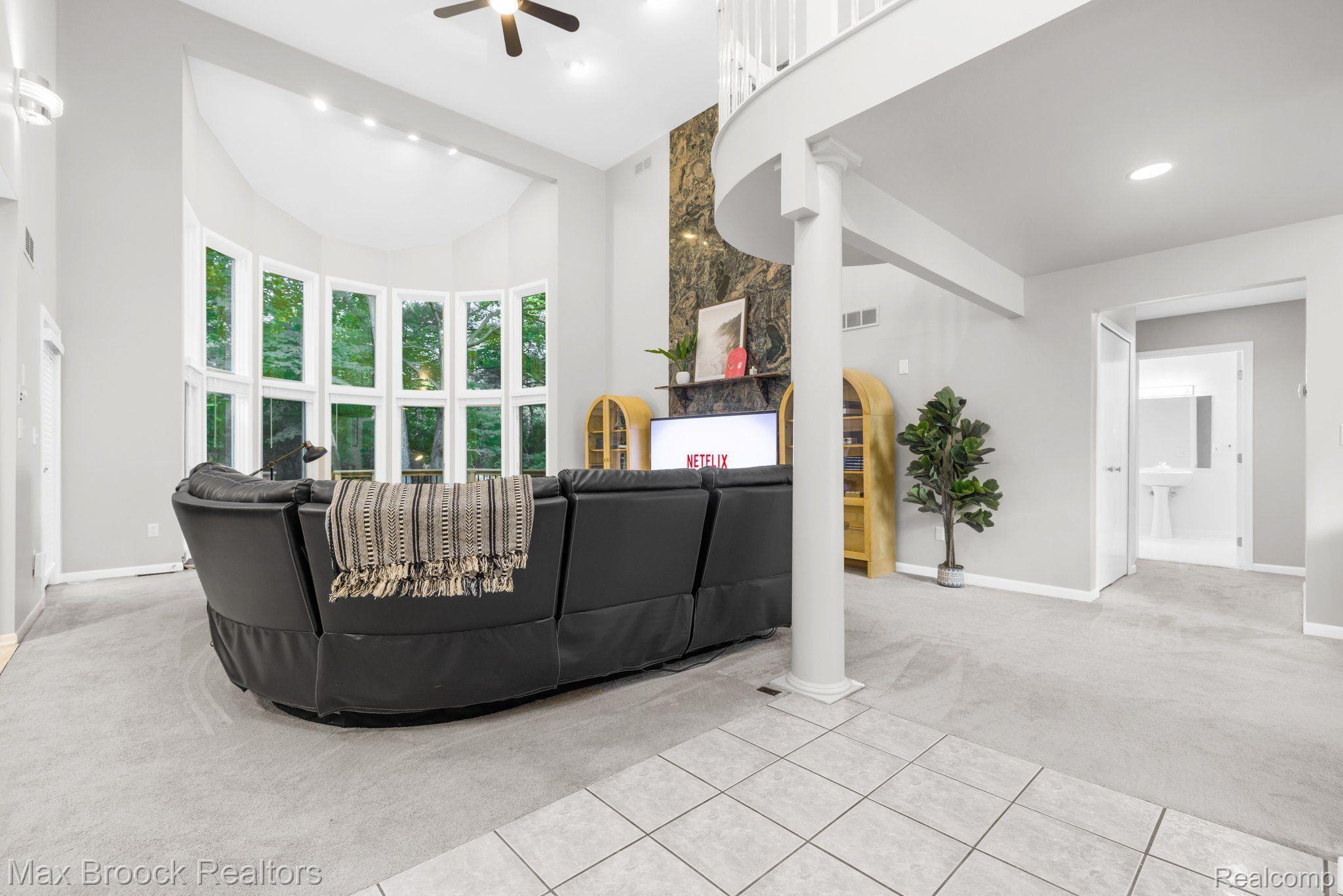 1223 West Gunn Road Rochester, MI 48306 - Photo 3 of 44 Gallery Image 3