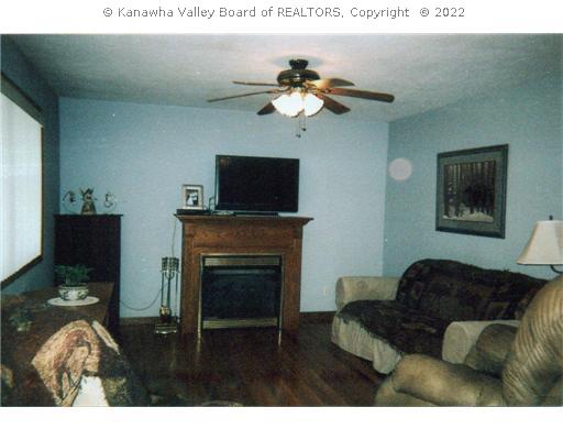 659 Fairview Road Gay, WV 25244 - Photo 8 of 16 Living Room.