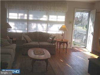 9 Green Ridge Road Voorhees, NJ 08043 - Photo 2 of 10 Living Room